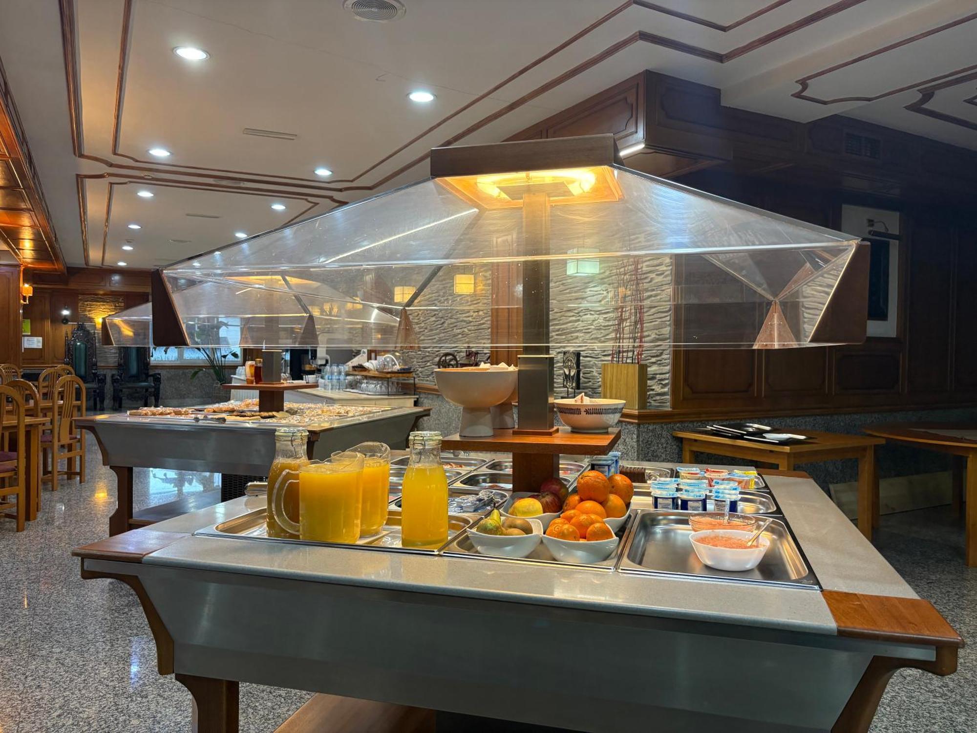 Hotel Los Olmos Луго Екстериор снимка